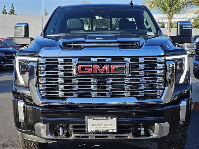 2024 GMC Sierra 2500HD 4WD Crew Cab Standard Bed Denali 17