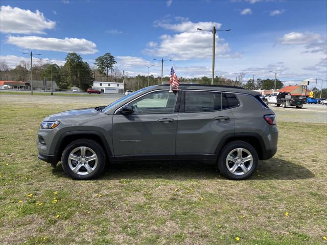 2024 Jeep Compass COMPASS LATITUDE 4X4