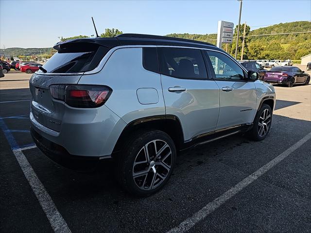 2024 Jeep Compass COMPASS LIMITED 4X4