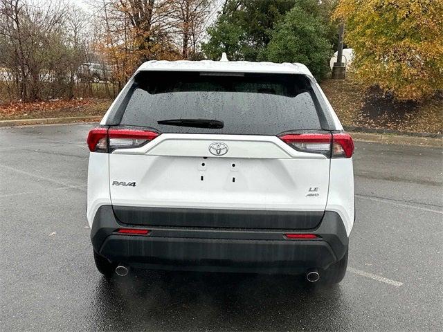 2022 Toyota RAV4 LE 2022 Toyota RAV4 LE