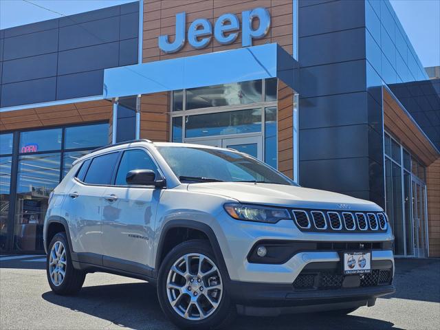 2024 Jeep Compass COMPASS LATITUDE LUX 4X4