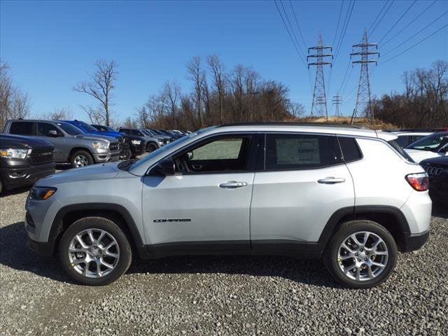 2024 Jeep Compass COMPASS LATITUDE LUX 4X4