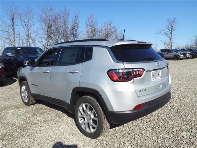 2024 Jeep Compass COMPASS LATITUDE LUX 4X4