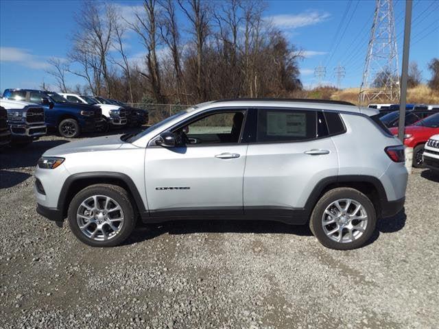 2024 Jeep Compass COMPASS LATITUDE LUX 4X4