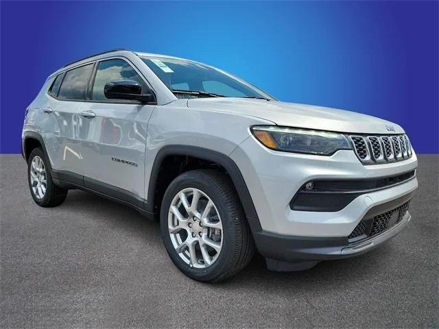 2024 Jeep Compass COMPASS LATITUDE LUX 4X4