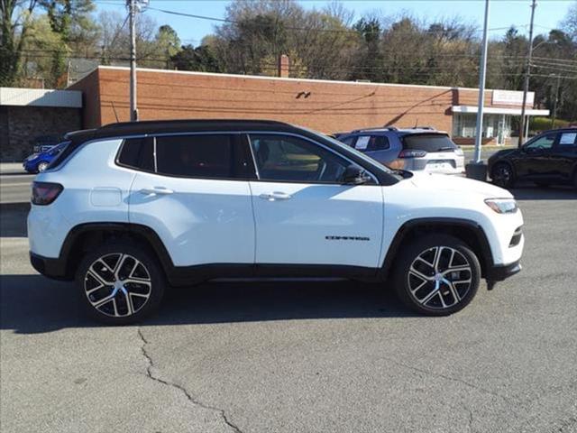 2024 Jeep Compass COMPASS LIMITED 4X4