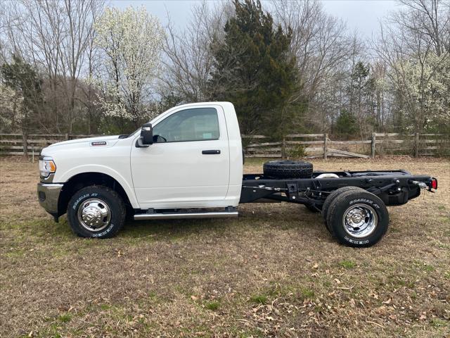 2024 RAM Ram 3500 Chassis Cab RAM 3500 TRADESMAN CHASSIS REGULAR CAB 4X4 60 CA