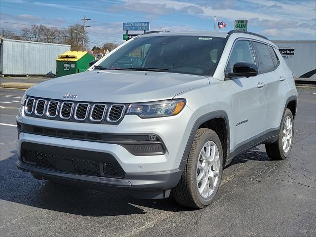 2024 Jeep Compass COMPASS LATITUDE LUX 4X4