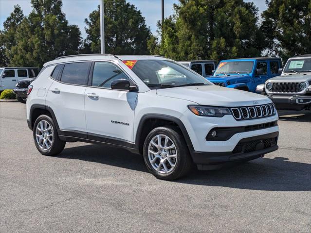 2024 Jeep Compass COMPASS LATITUDE LUX 4X4