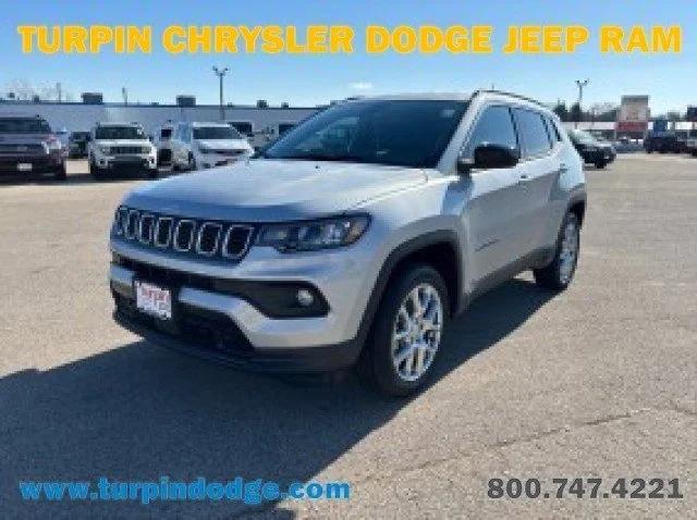 2024 Jeep Compass COMPASS LATITUDE LUX 4X4