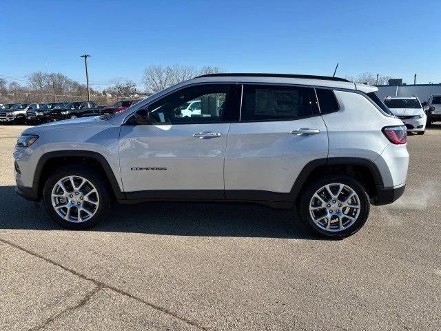 2024 Jeep Compass COMPASS LATITUDE LUX 4X4