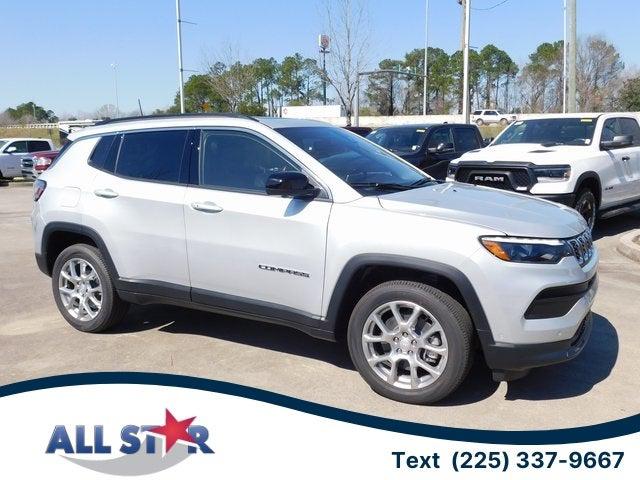 2024 Jeep Compass COMPASS LATITUDE LUX 4X4