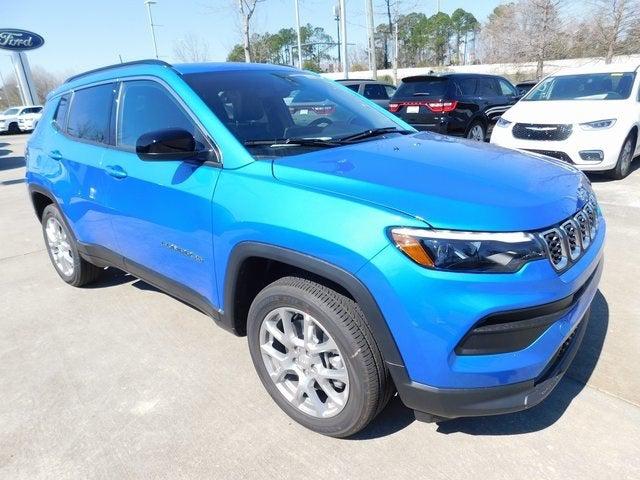 2024 Jeep Compass COMPASS LATITUDE LUX 4X4