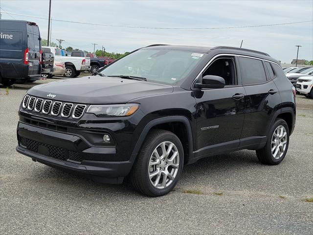 2024 Jeep Compass COMPASS LATITUDE LUX 4X4