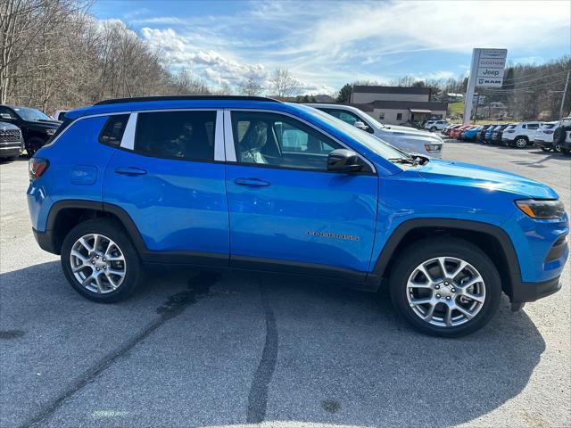 2024 Jeep Compass COMPASS LATITUDE LUX 4X4