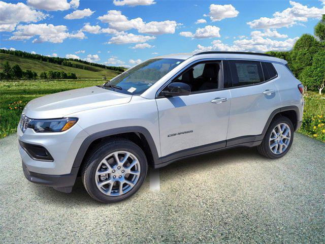 2024 Jeep Compass COMPASS LATITUDE LUX 4X4