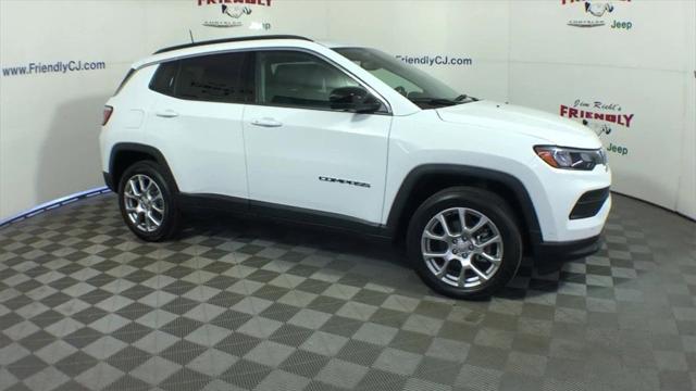 2024 Jeep Compass COMPASS LATITUDE LUX 4X4