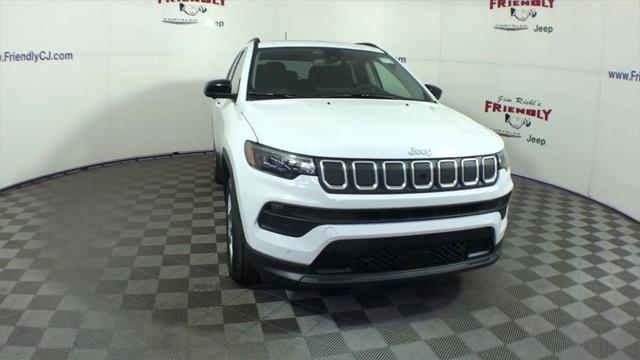 2024 Jeep Compass COMPASS LATITUDE LUX 4X4