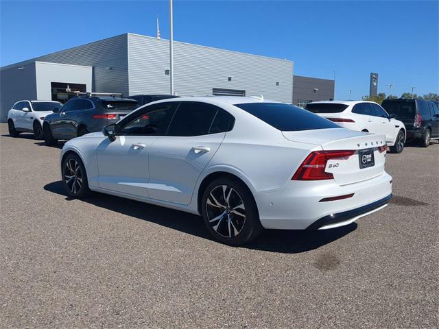 2023 Volvo S60 B5 Plus Dark Theme