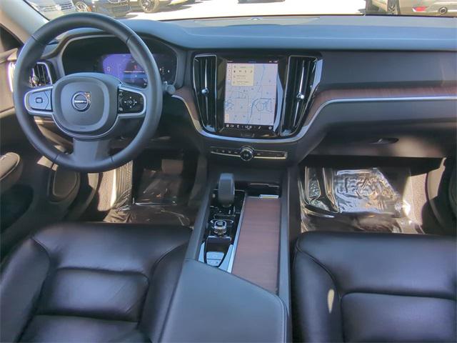 2023 Volvo S60 B5 Plus Dark Theme
