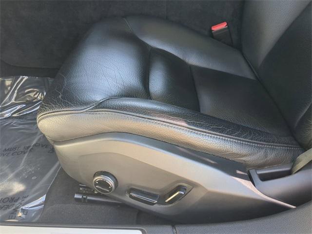 2023 Volvo S60 B5 Plus Dark Theme