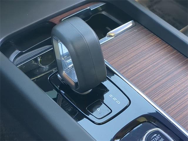 2023 Volvo S60 B5 Plus Dark Theme