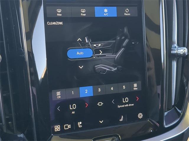 2023 Volvo S60 B5 Plus Dark Theme