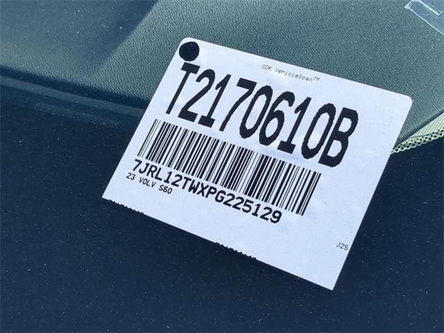 2023 Volvo S60 B5 Plus Dark Theme