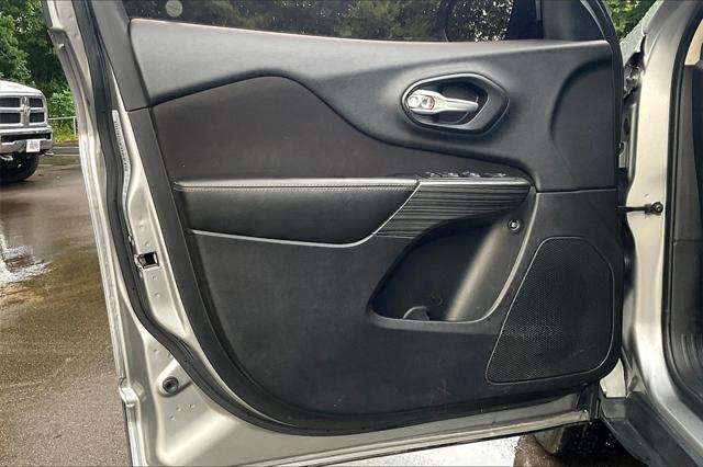 Used 2015 Jeep Cherokee For Sale in Olive Branch, MS