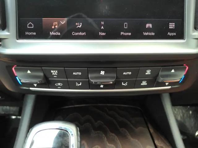 2021 Maserati Levante Standard