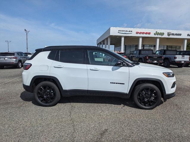 2024 Jeep Compass COMPASS LATITUDE 4X4