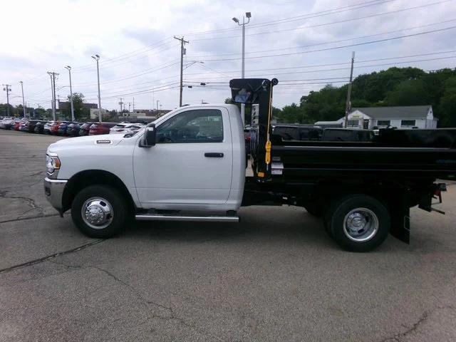 2024 RAM Ram 3500 Chassis Cab RAM 3500 TRADESMAN CHASSIS REGULAR CAB 4X4 60 CA 2024 RAM Ram 3500 Chassis Cab RAM 3500 TRADESMAN CHASSIS REGULAR CAB 4X4 60 CA