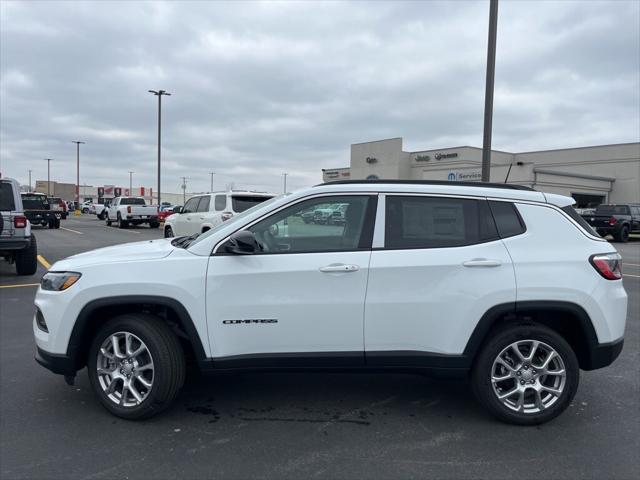 2024 Jeep Compass COMPASS LATITUDE LUX 4X4