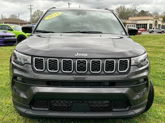 2024 Jeep Compass COMPASS LATITUDE LUX 4X4