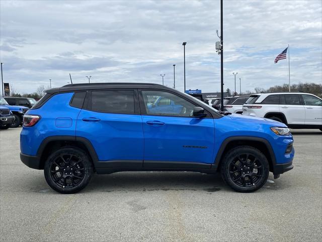 2024 Jeep Compass COMPASS LATITUDE 4X4