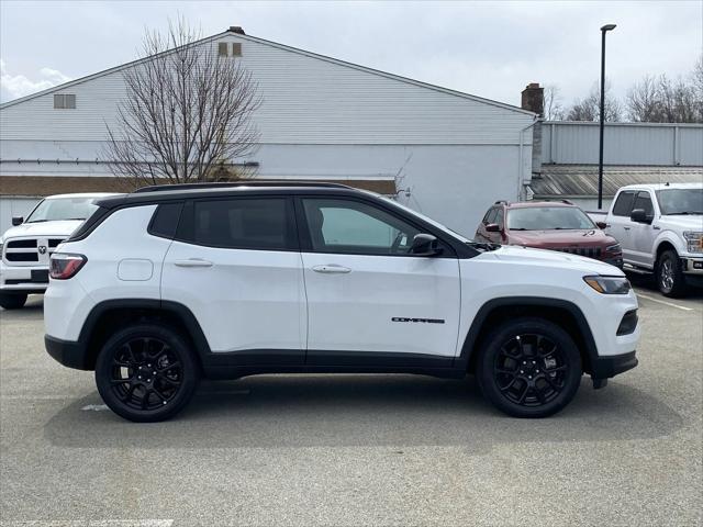 2024 Jeep Compass COMPASS LATITUDE 4X4