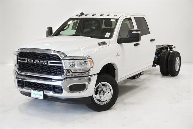 2024 RAM Ram 3500 Chassis Cab RAM 3500 TRADESMAN CREW CAB CHASSIS 4X4 60 CA
