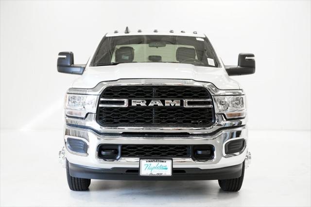 2024 RAM Ram 3500 Chassis Cab RAM 3500 TRADESMAN CREW CAB CHASSIS 4X4 60 CA