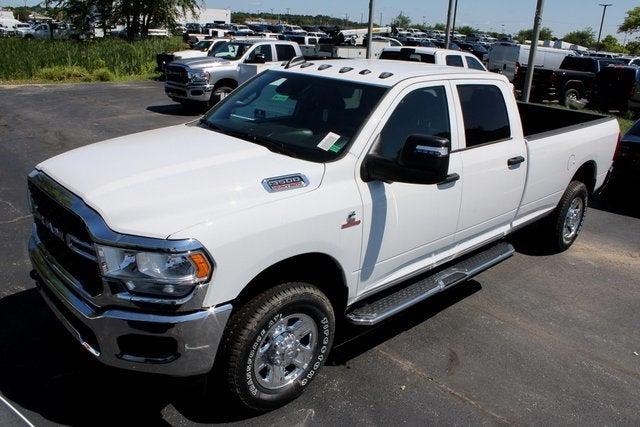 2024 RAM Ram 3500 RAM 3500 TRADESMAN CREW CAB 4X4 8 BOX 2024 RAM Ram 3500 RAM 3500 TRADESMAN CREW CAB 4X4 8 BOX