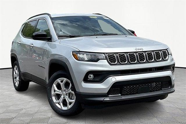 2024 Jeep Compass COMPASS LATITUDE 4X4