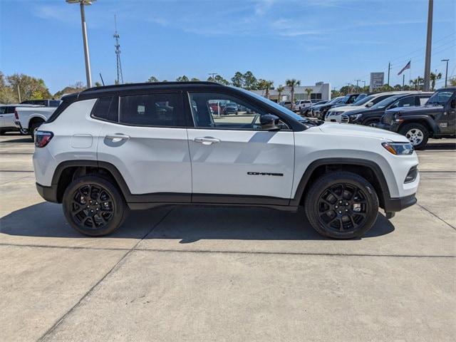 2024 Jeep Compass COMPASS LATITUDE 4X4