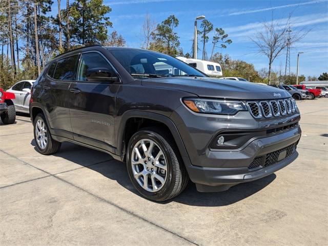 2024 Jeep Compass COMPASS LATITUDE LUX 4X4