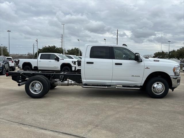 2024 RAM Ram 3500 Chassis Cab RAM 3500 SLT CREW CAB CHASSIS 4X4 60 CA