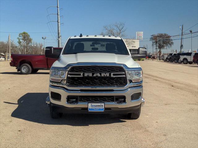 2024 RAM Ram 3500 Chassis Cab RAM 3500 TRADESMAN CREW CAB CHASSIS 4X4 60 CA