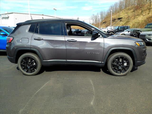 2024 Jeep Compass COMPASS LATITUDE 4X4