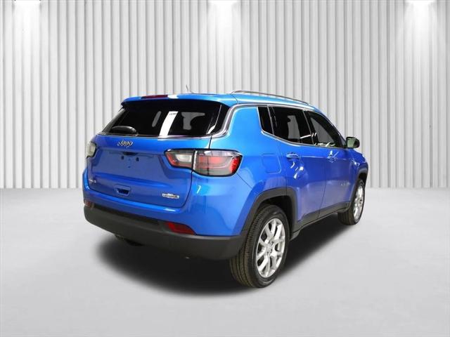 2024 Jeep Compass COMPASS LATITUDE LUX 4X4