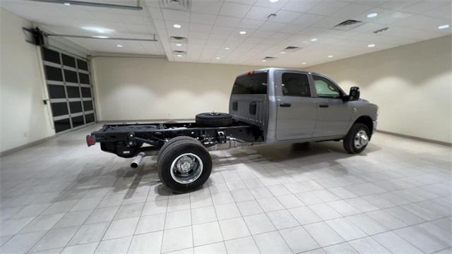 2024 RAM Ram 3500 Chassis Cab RAM 3500 TRADESMAN CREW CAB CHASSIS 4X4 60 CA