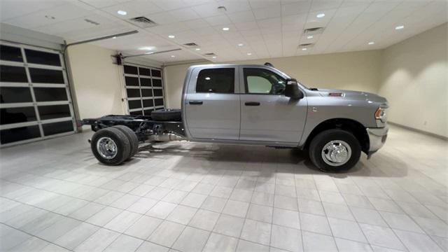 2024 RAM Ram 3500 Chassis Cab RAM 3500 TRADESMAN CREW CAB CHASSIS 4X4 60 CA