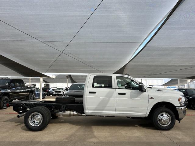 2024 RAM Ram 3500 Chassis Cab RAM 3500 TRADESMAN CREW CAB CHASSIS 4X4 60 CA