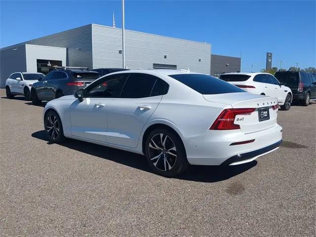 2023 Volvo S60 B5 Plus Dark Theme